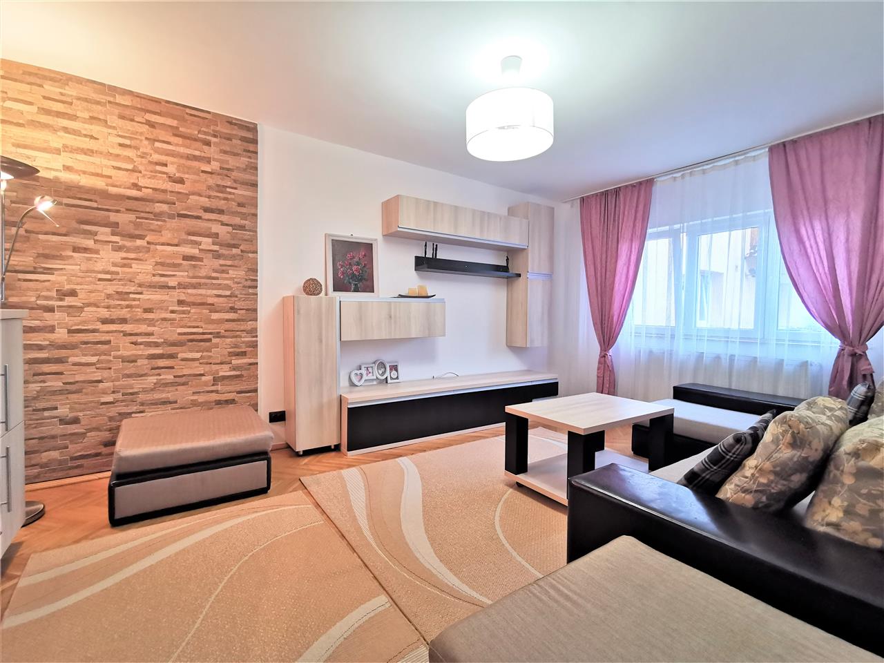 Inchiriere Apartament 3 Camere Decomandat + parcare