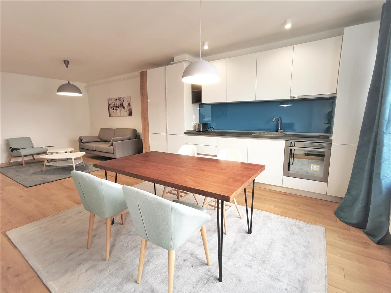 Apartament ultrafinisat 2 Camere 61mp + garaj Piata 1 Mai